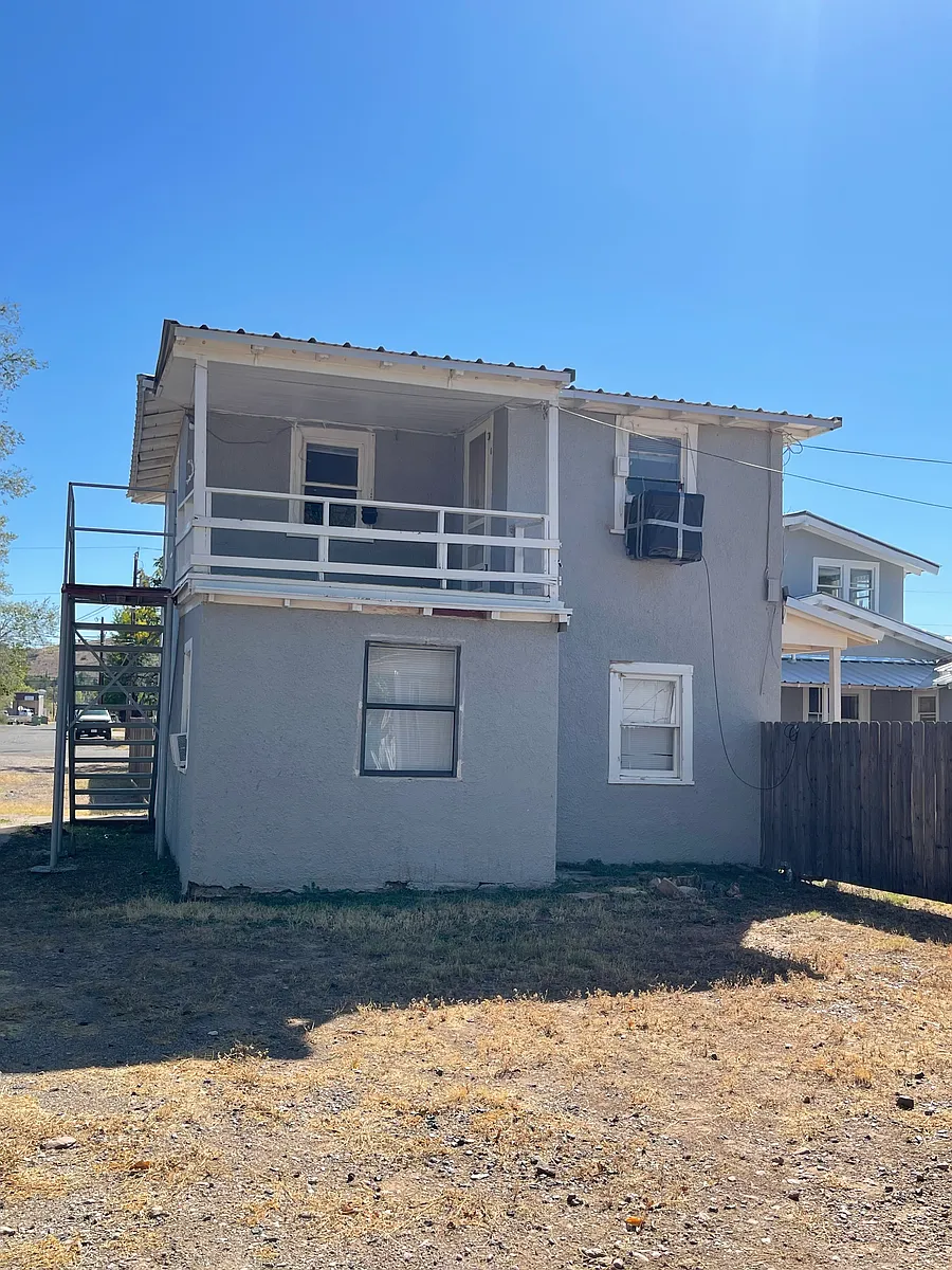 Building Photo - 407 E Lockhart Ave #6