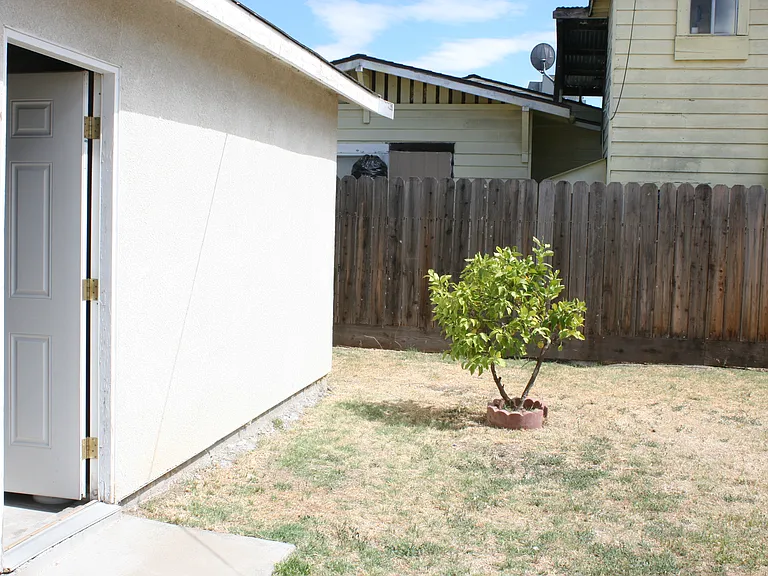 1460 Oxford Way — Photo 19
