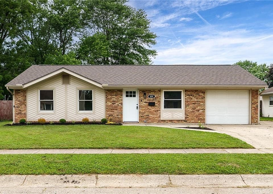 1st image of 809 Bayberry Dr