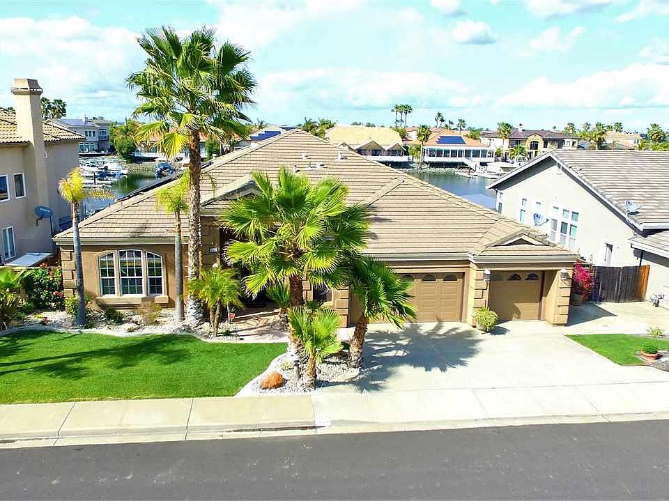2nd image of 3909 Lighthouse Pl