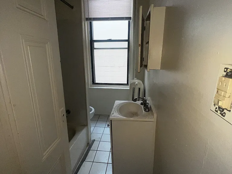 731 N 26th St #2R — Photo 5