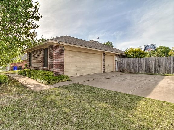 3rd image of 1719 Concord Dr