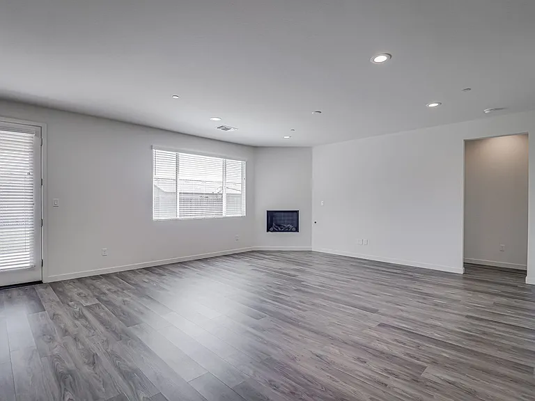 15017 Maryvale Ave — Photo 16
