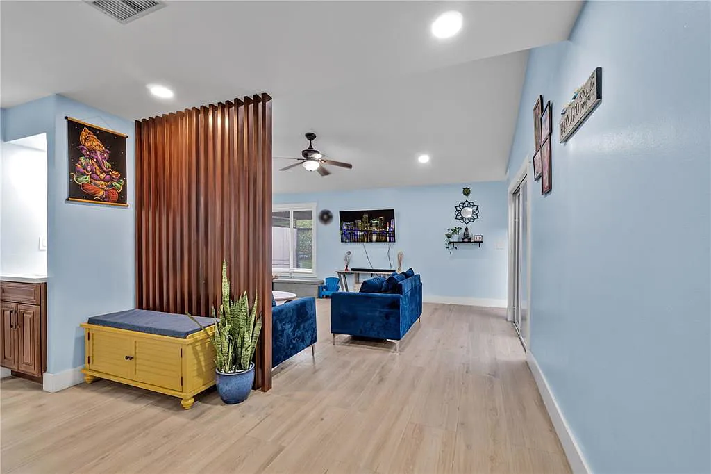 3 bed, 2.0 bath, $3,600 — Photo 4