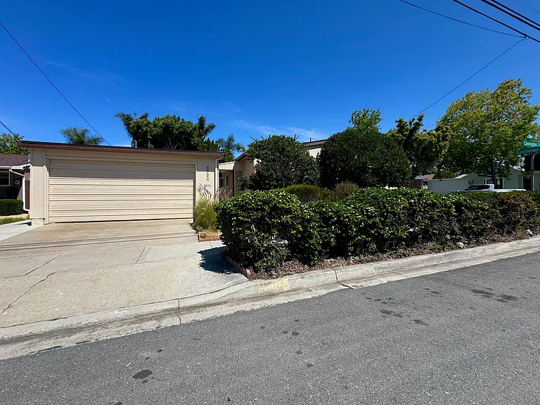 4442 Cannington Dr — Photo 38