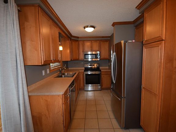 3rd image of 14625 Burnell Park Dr