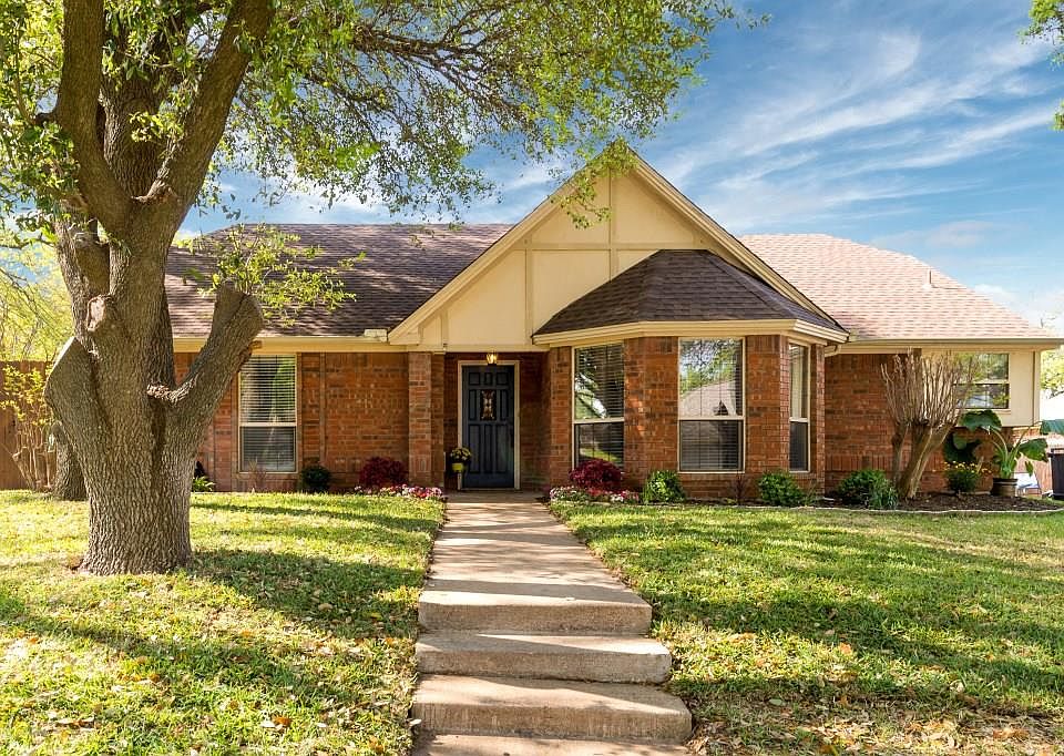1st image of 7217 Red Oak Dr
