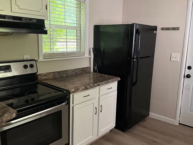 133 Hogan Rd — Photo 1