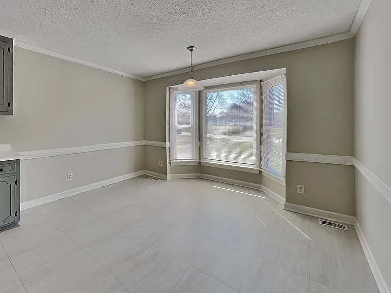 3016 Lindsay Dr — Photo 6