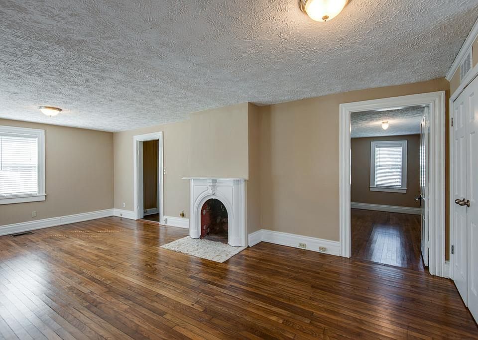 2nd image of 205 46th Ave N