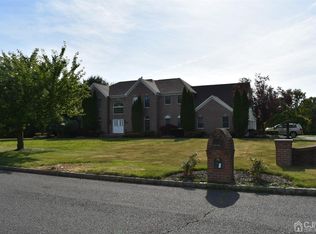 8 Harmony Ln, Monmouth Junction, NJ 08852