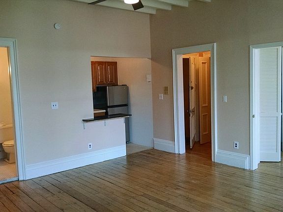 5th image of 461 W 43rd St APT 4
