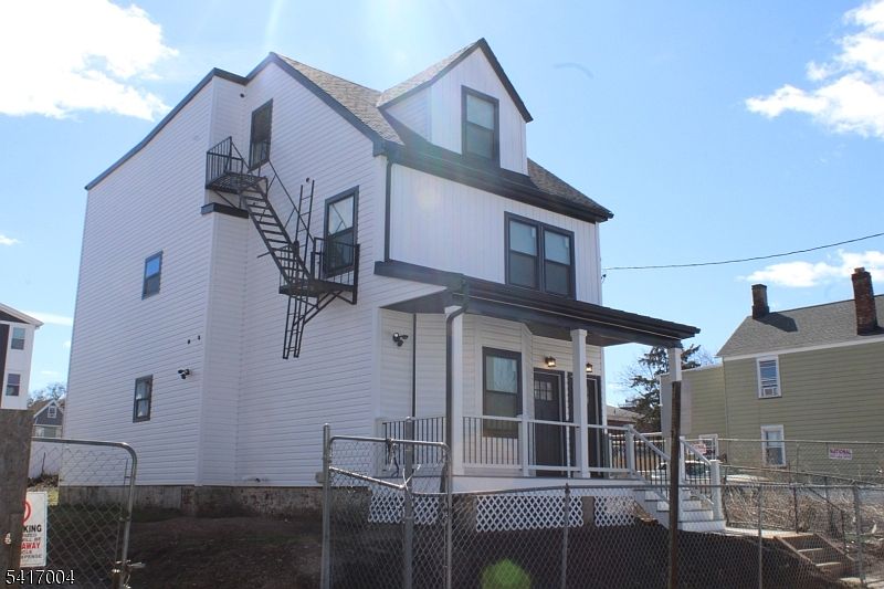 1st image of 10 Bruen Ave