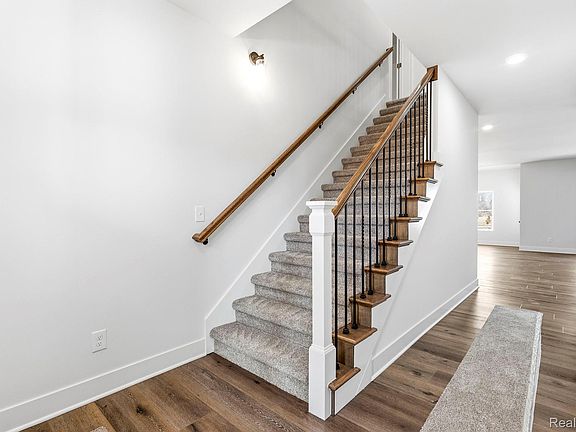 2nd image of 26827 Alma St