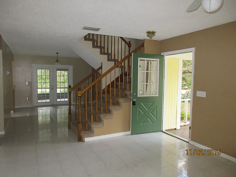 1038 McCully Ct — Photo 3