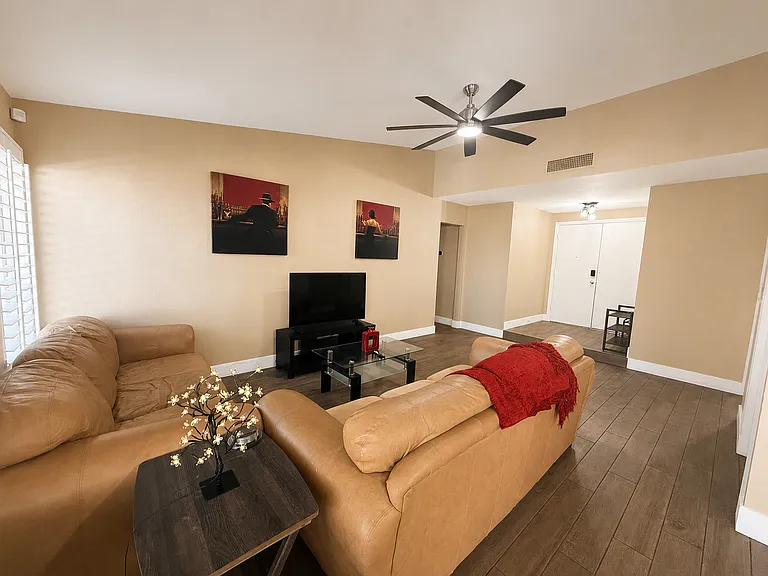 6717 Atwood Ave #4 — Photo 12