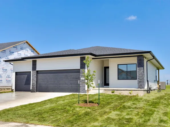 615 NW Atlas Ln, Waukee, IA 50263