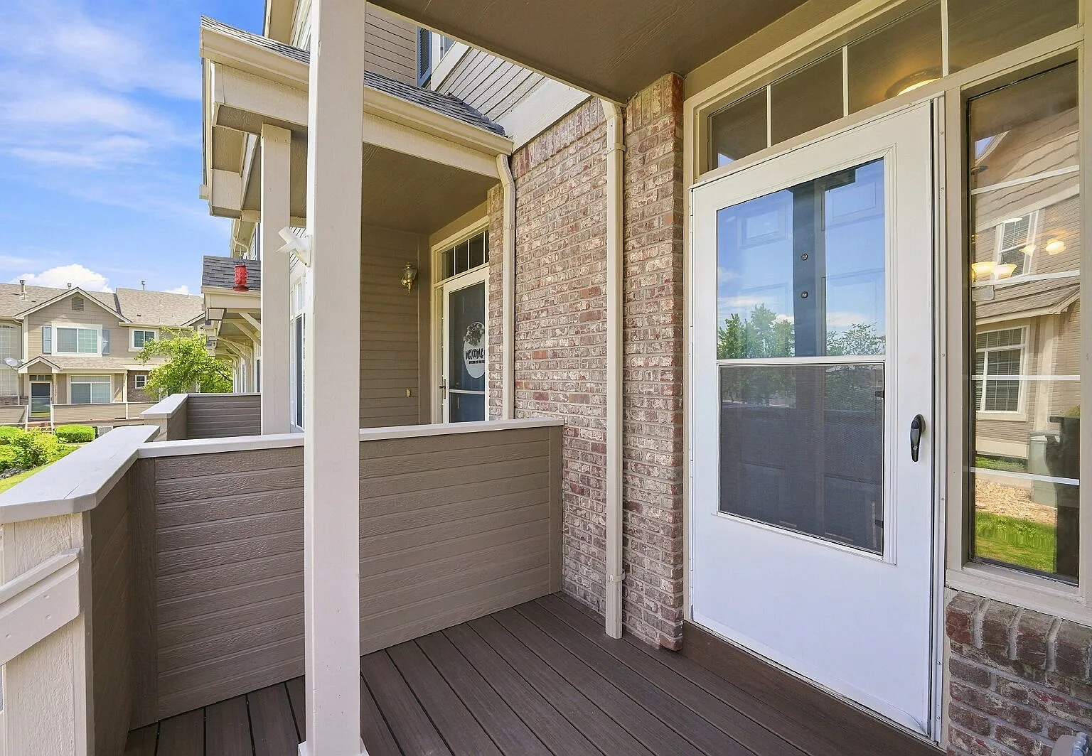 3 bed, 2.5 bath, 1436 sqft, $2,696 — Photo 3