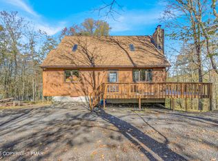 4129 Firefly Ct, Pocono Lake, PA 18347