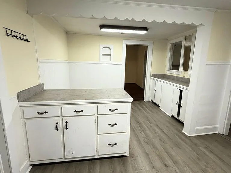306 Railroad St — Photo 8