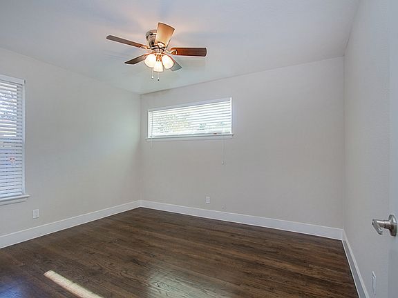 5th image of 9022 Livenshire Dr