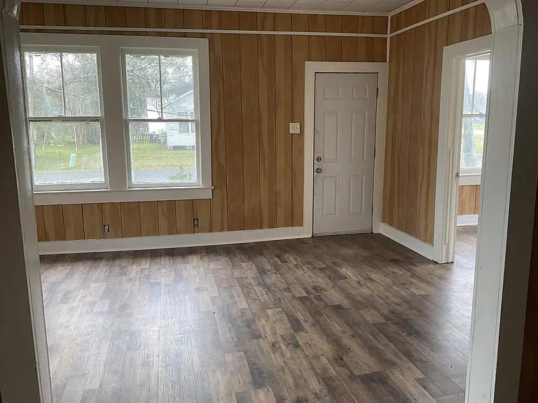 4305 Byron St — Photo 10