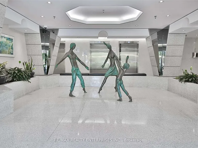 2466 Eglinton Ave E #LPH8 — Photo 3