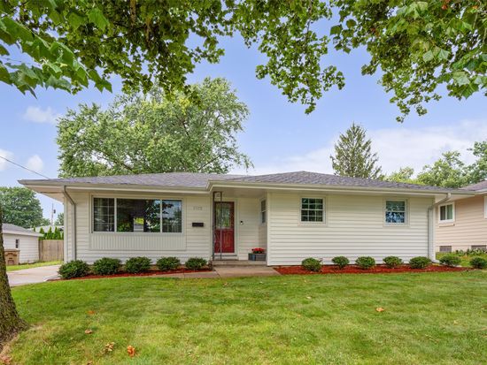 3912 82nd St, Urbandale, IA 50322