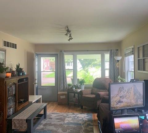 2nd image of 526 Stoddard Ave