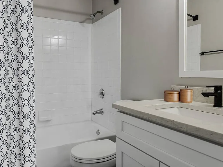 Riverset Apartments — Photo 21