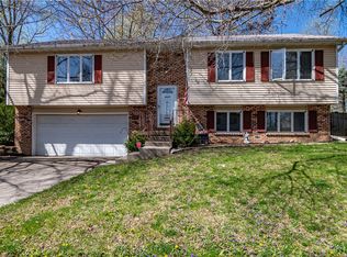 2781 S Forrest Green Dr, Decatur, IL 62521