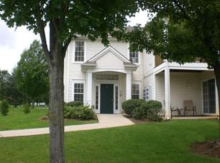 4 Overlook Dr, Stewartsville, NJ 08886