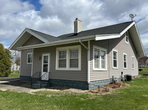 311 N Stanton St, Davis, IL 61019