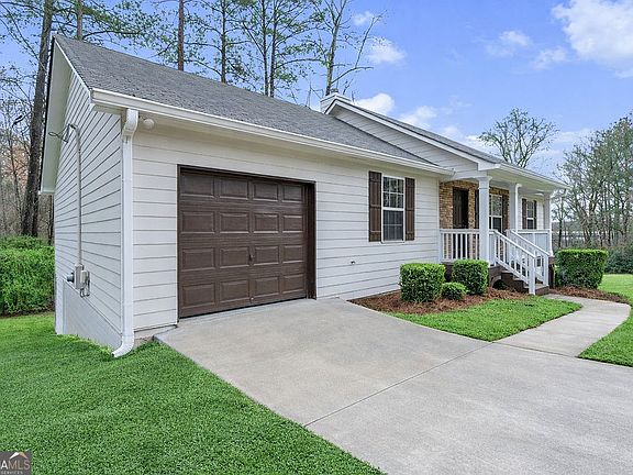 2nd image of 405 Azalea Dr
