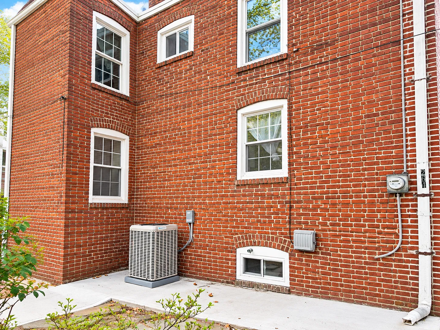 3 bed, 1140 sqft, $2,475 — Photo 4