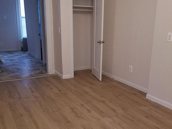3rd image of 204 13th St APT B4