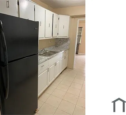 6 bed, 1366 sqft, $4,887 — Photo 2