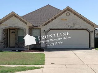 228 Crescent Ridge Dr, Fort Worth, TX 76140