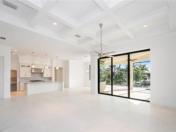 3rd image of 689 Spinnaker Dr