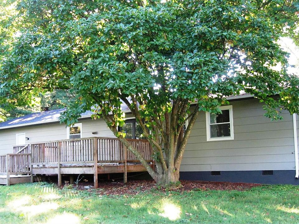 2nd image of 8209 Fox Run Ln