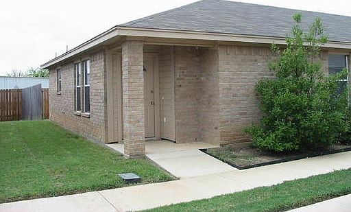 1st image of 125 Cambridge Dr APT 1