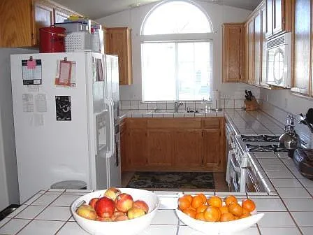 3 bed, 1579 sqft, $3,100 — Photo 2