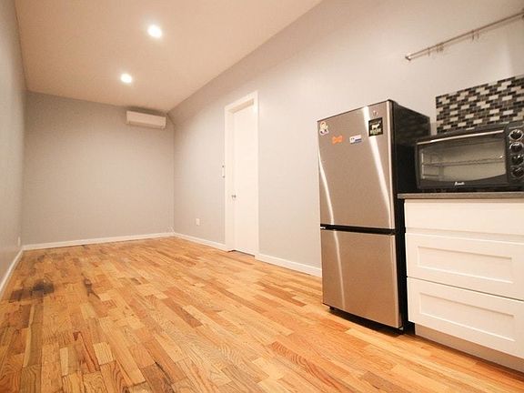 3rd image of 795 Flushing Ave #2A