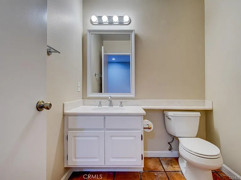 115 Stanford Ct #50 — Photo 4
