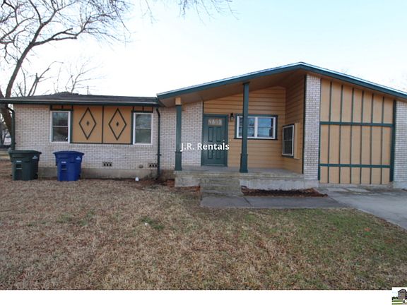 4th image of 2409 Meadow Ln