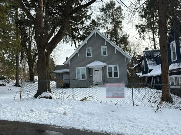 28 Trowbridge St, Waterbury, CT 06710