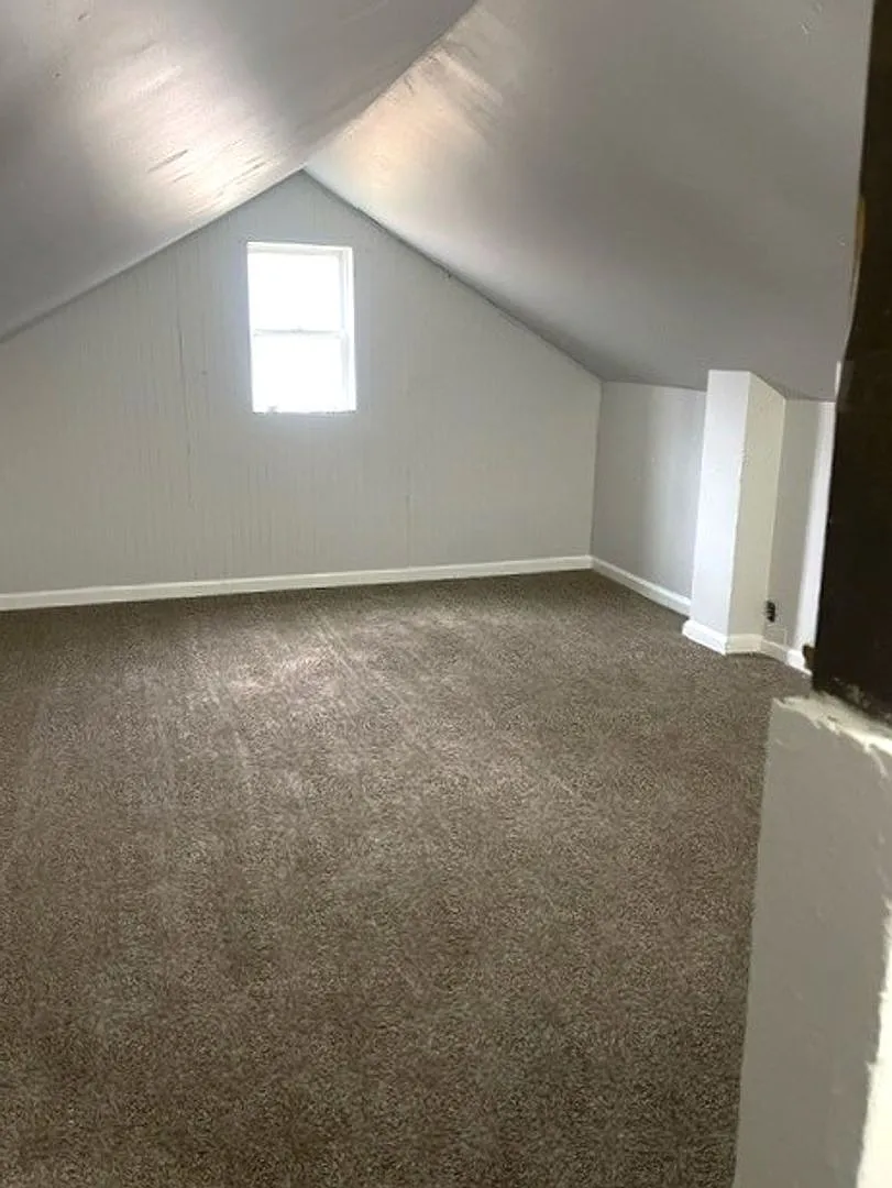 2 Bedroom 1 Bathroom in Elsberry, MO — Photo 4