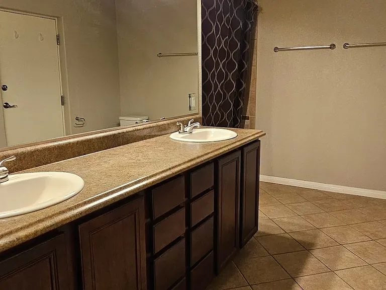 1376 Riverfront Dr — Photo 19