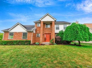 660 Pheasant Woods Dr, Canton, MI 48188