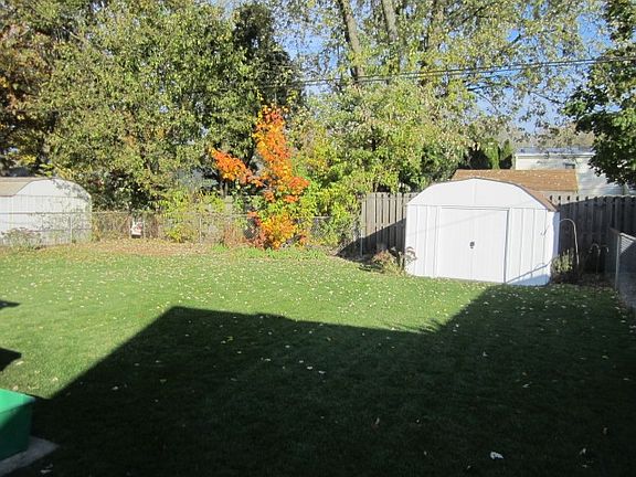 3rd image of 186 Joyce Ct